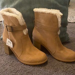 American Eagle Booties Heel Suede